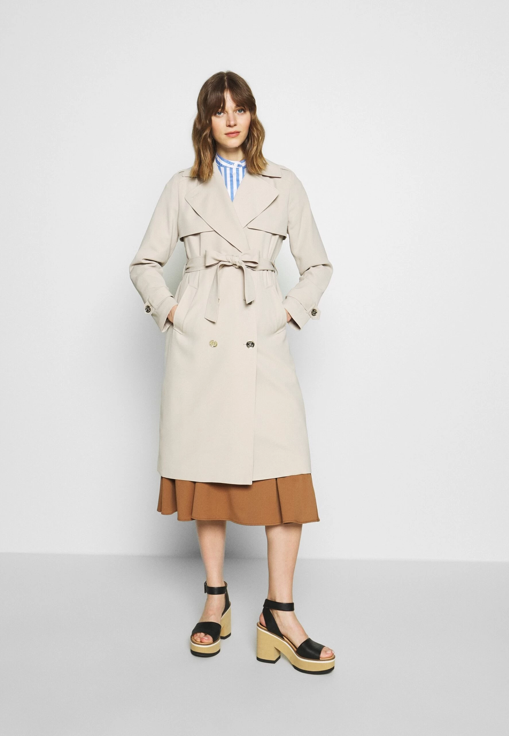 MICHAEL Michael Kors Drapy - Trenchcoat - Dune 3 MICHAEL Michael Kors Drapy - Trenchcoat - Dune