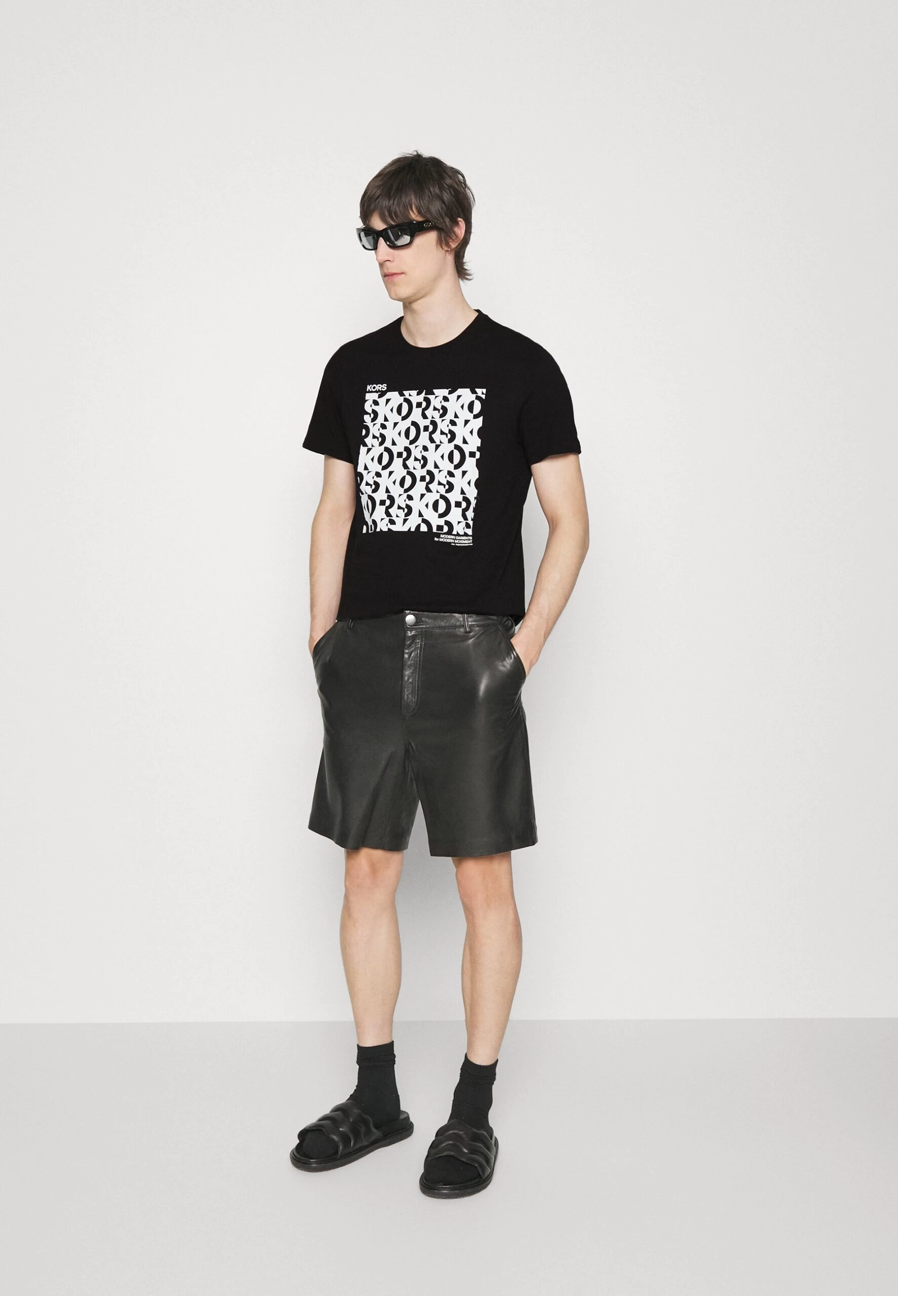 Michael Kors Kinetic Block Tee - Print T-Shirt - Black 4 Michael Kors Kinetic Block Tee - Print T-Shirt - Black - Image 2