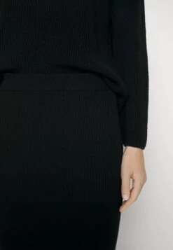 MICHAEL Michael Kors Merino Skirt - Pencil Skirt -Fashion Clothing-Michael Kors 0856c066216e41a9b0fd2f12bd8da4fe