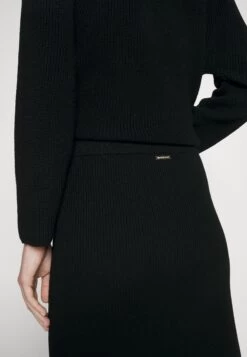 MICHAEL Michael Kors Merino Skirt - Pencil Skirt -Fashion Clothing-Michael Kors 225298647a3f4fb49195bb3518de9e74