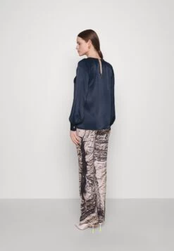 MICHAEL Michael Kors Chain Cut Out Top - Blouse - Midnightblue -Fashion Clothing-Michael Kors 3155022be32f4553a5ec2292c7e1080c