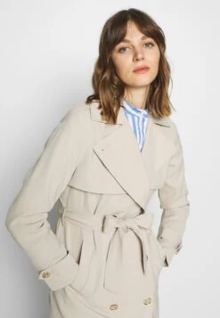 MICHAEL Michael Kors Drapy - Trenchcoat - Dune 12 MICHAEL Michael Kors Drapy - Trenchcoat - Dune -Fashion Clothing-Michael Kors 3258f2b6a8c043c59b70a71c84cc2943