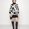MICHAEL Michael Kors Illusion Check - Cape