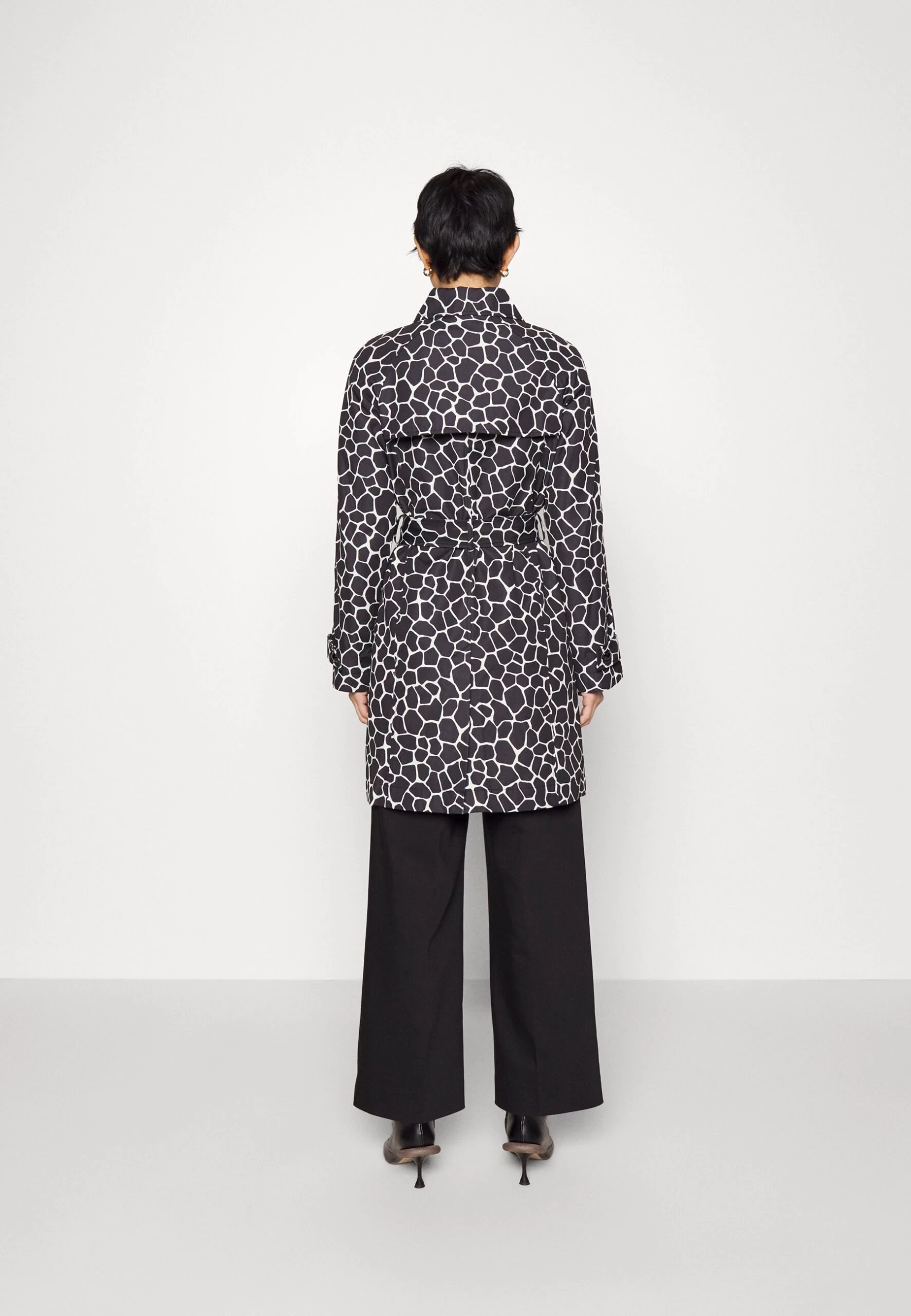 MICHAEL Michael Kors Giraffe Belted Trench - Trenchcoat 5 MICHAEL Michael Kors Giraffe Belted Trench - Trenchcoat - Image 3