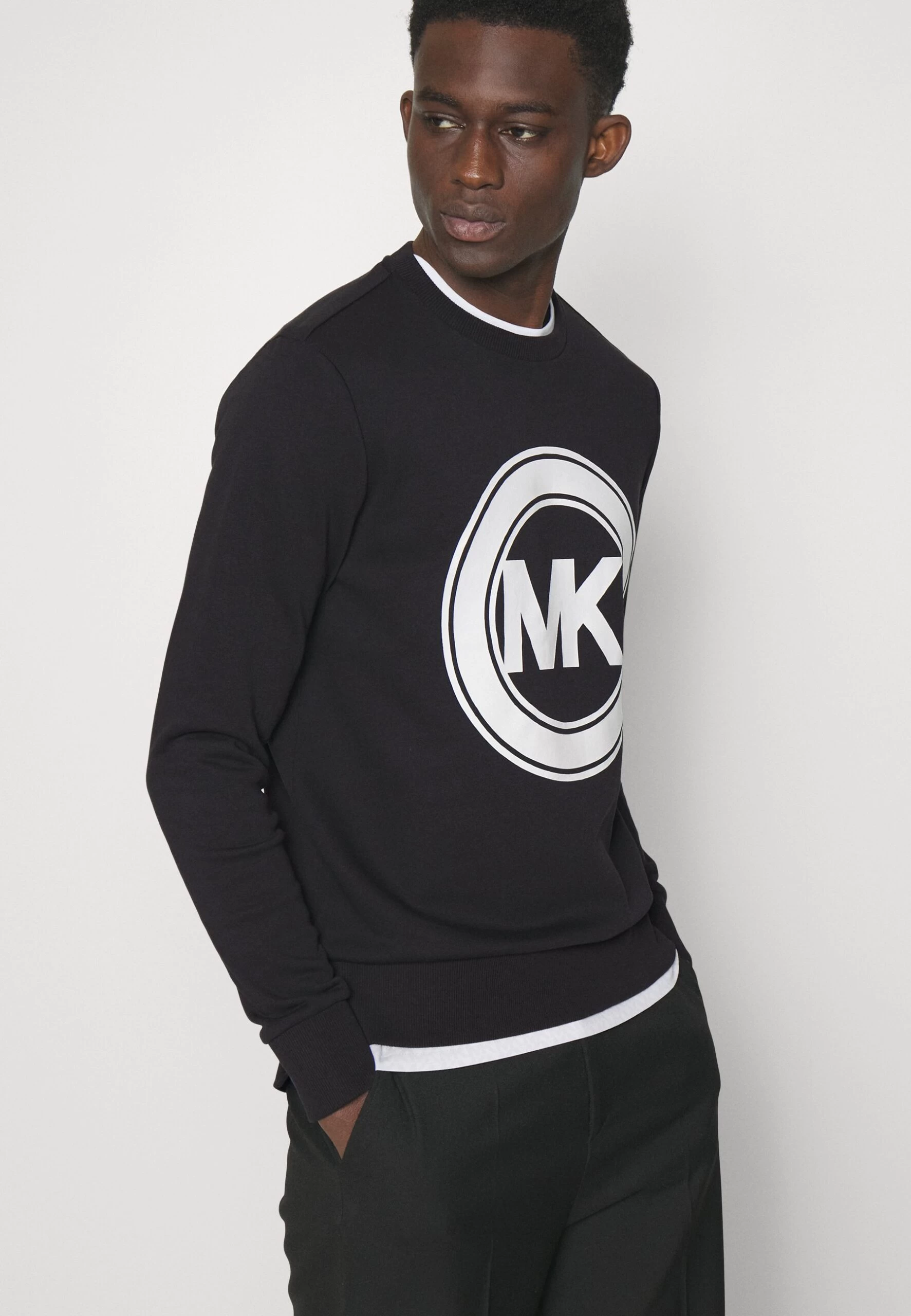 Michael Kors Charm Crew - Sweatshirt - Black 6 Michael Kors Charm Crew - Sweatshirt - Black - Image 4