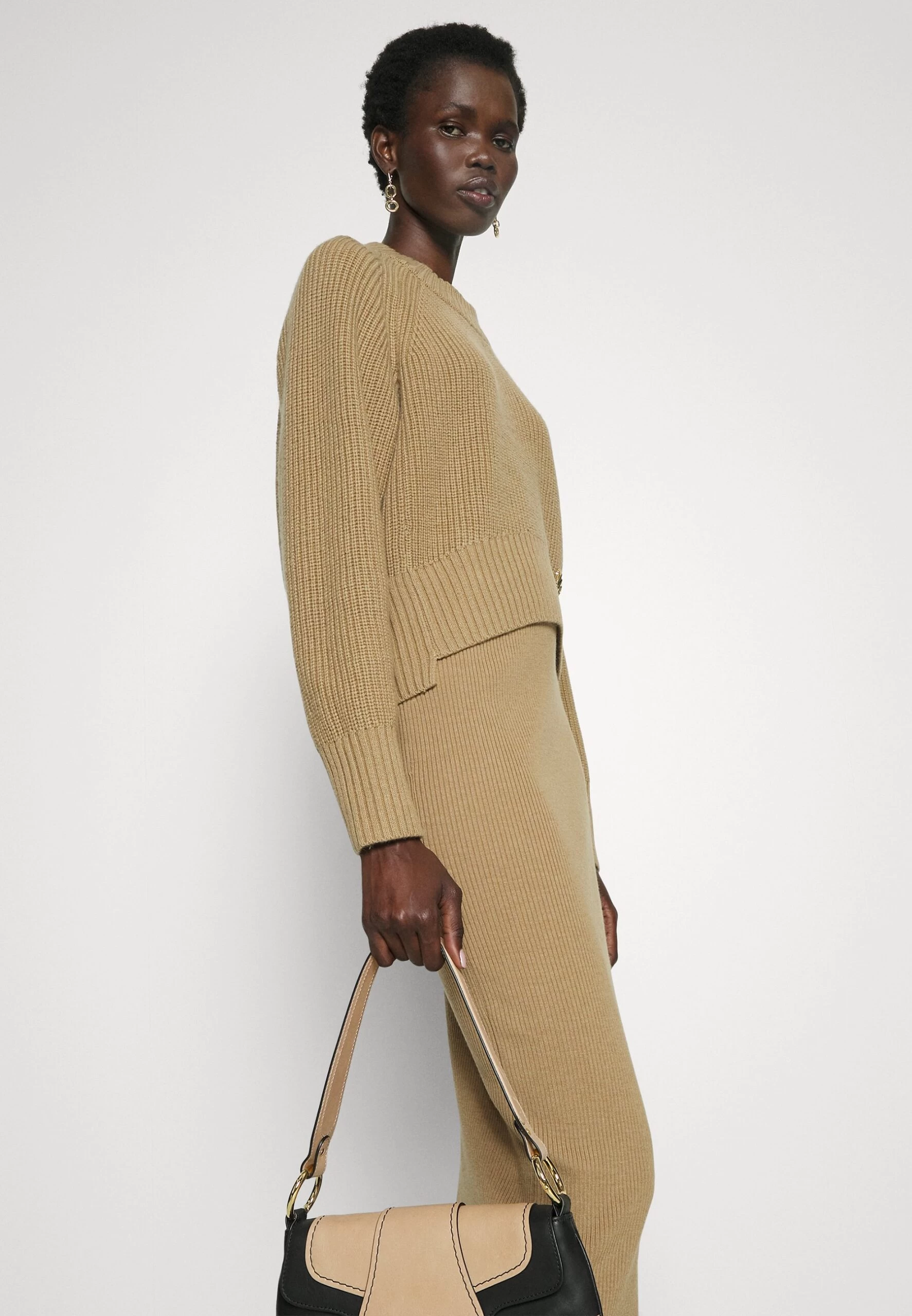 MICHAEL Michael Kors Solid Shaker Split - Jumper - Dark Camel 6 MICHAEL Michael Kors Solid Shaker Split - Jumper - Dark Camel - Image 4