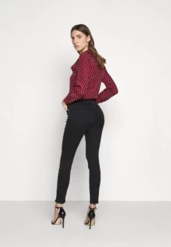 MICHAEL Michael Kors Selma - Jeans Skinny Fit 10 MICHAEL Michael Kors Selma - Jeans Skinny Fit -Fashion Clothing-Michael Kors a645b97a980443af934c2518b307861f
