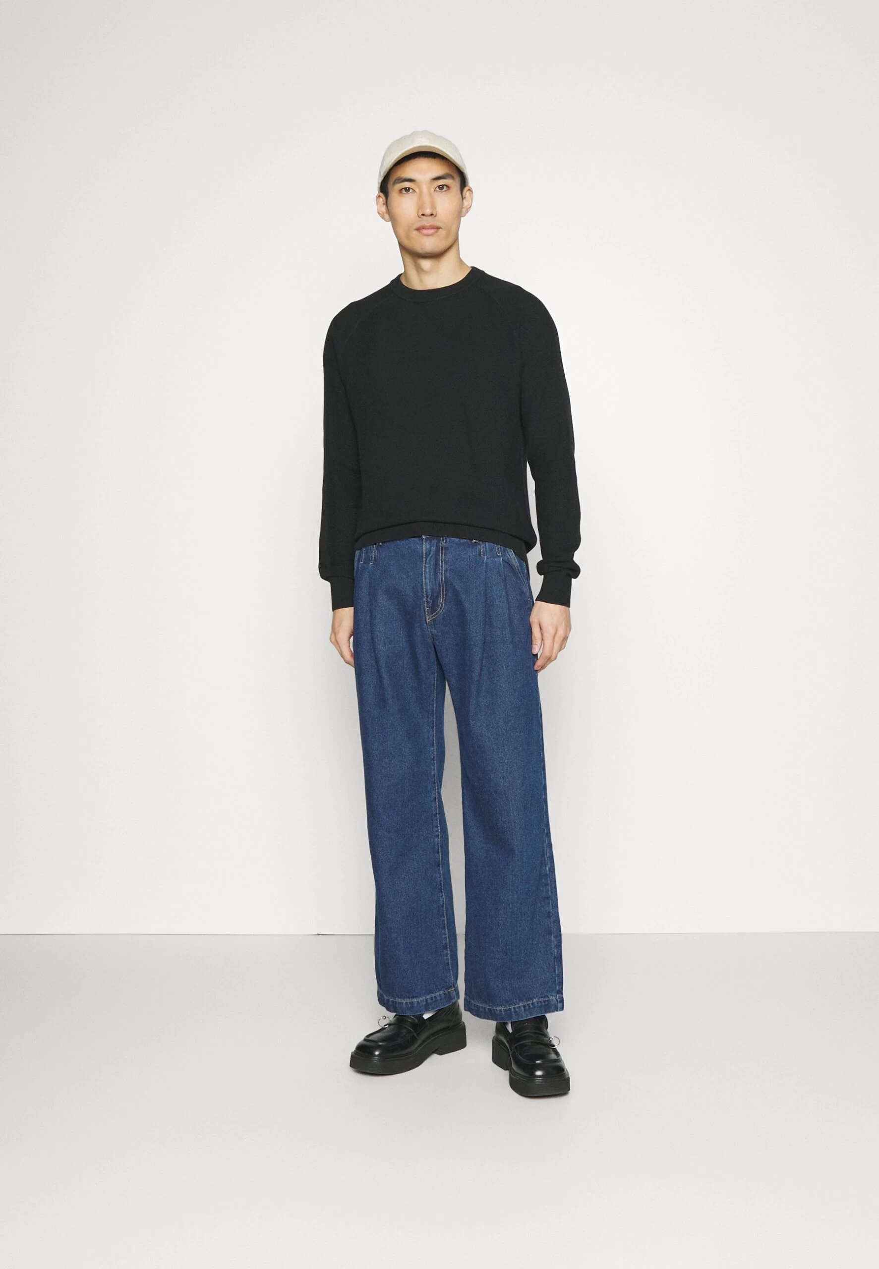 Michael Kors Crew - Jumper - Black 4 Michael Kors Crew - Jumper - Black - Image 2