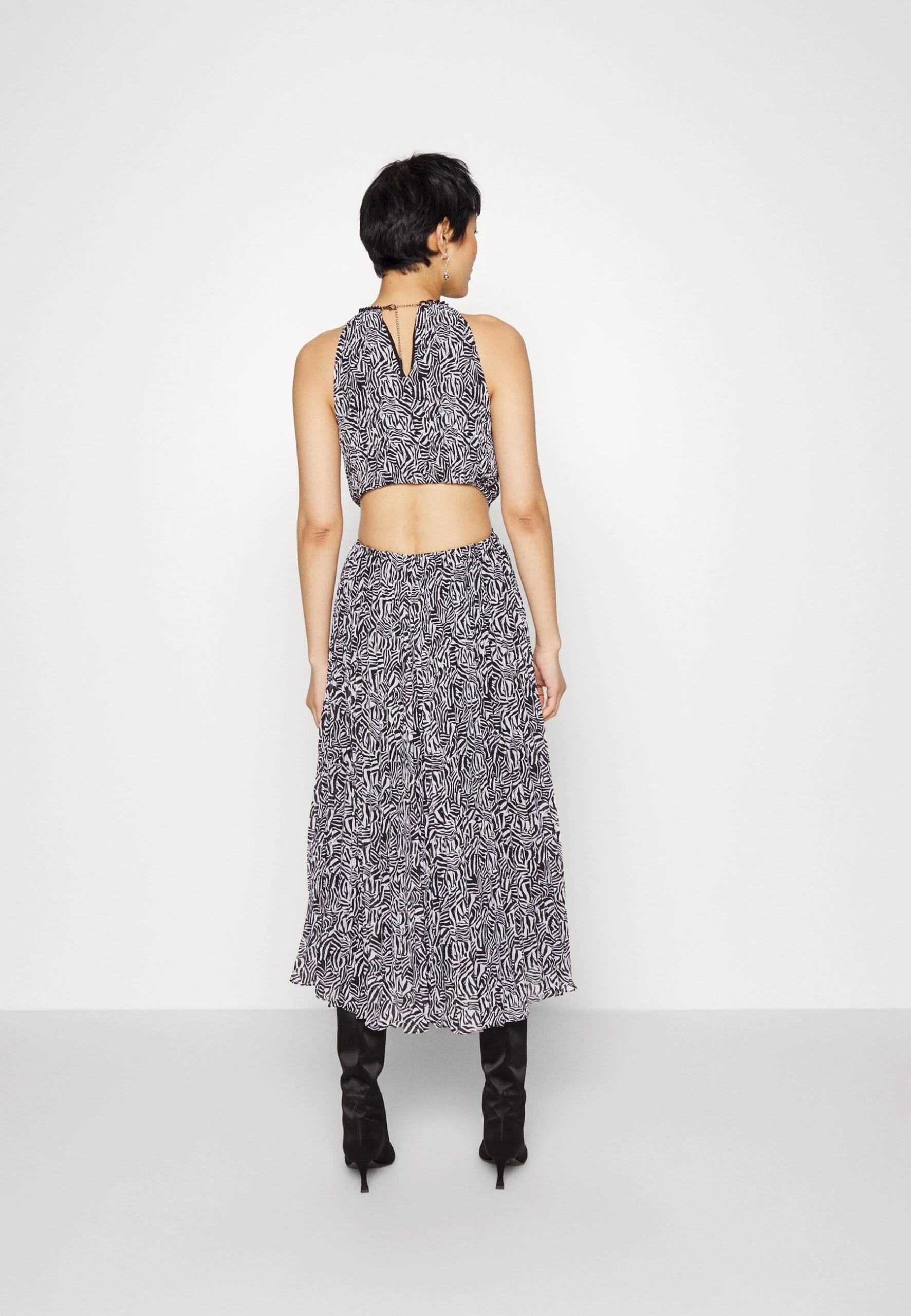 MICHAEL Michael Kors Pop Cutout- Day Dress - Black/White 5 MICHAEL Michael Kors Pop Cutout- Day Dress - Black/White - Image 3
